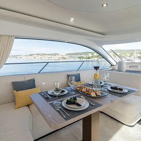 Azimut 53 Fly 'Leeloo' (2029)