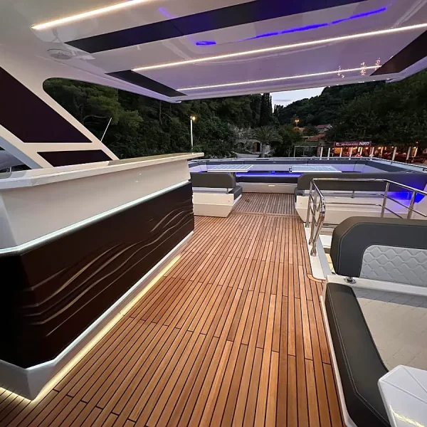 Galeon 680 Fly 'PARADISE' (Skippered Motor Yacht) (10)