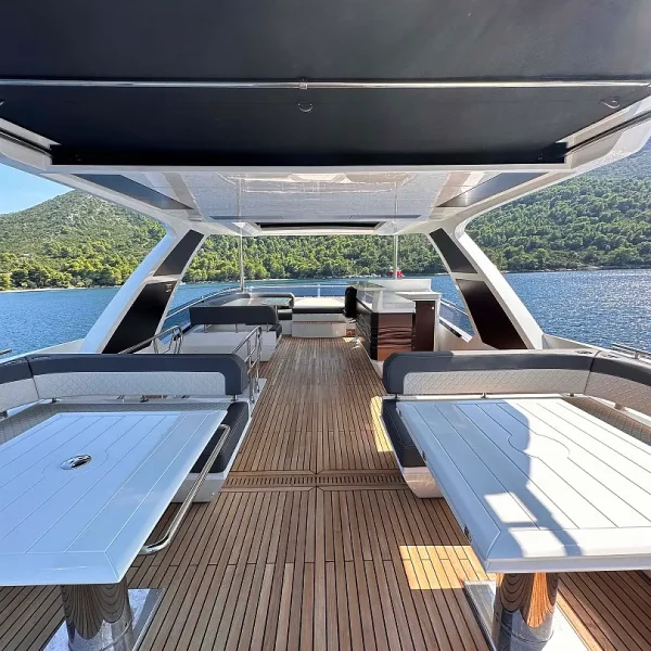 Galeon 680 Fly 'PARADISE' (Skippered Motor Yacht) (9)