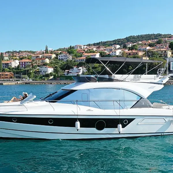Monte Carlo 52 'Nora' (2)