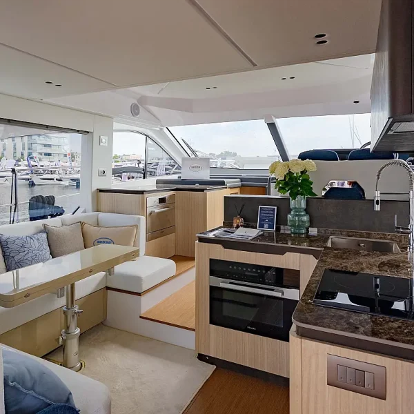 Sessa Fly 48 'Supernova' (3)